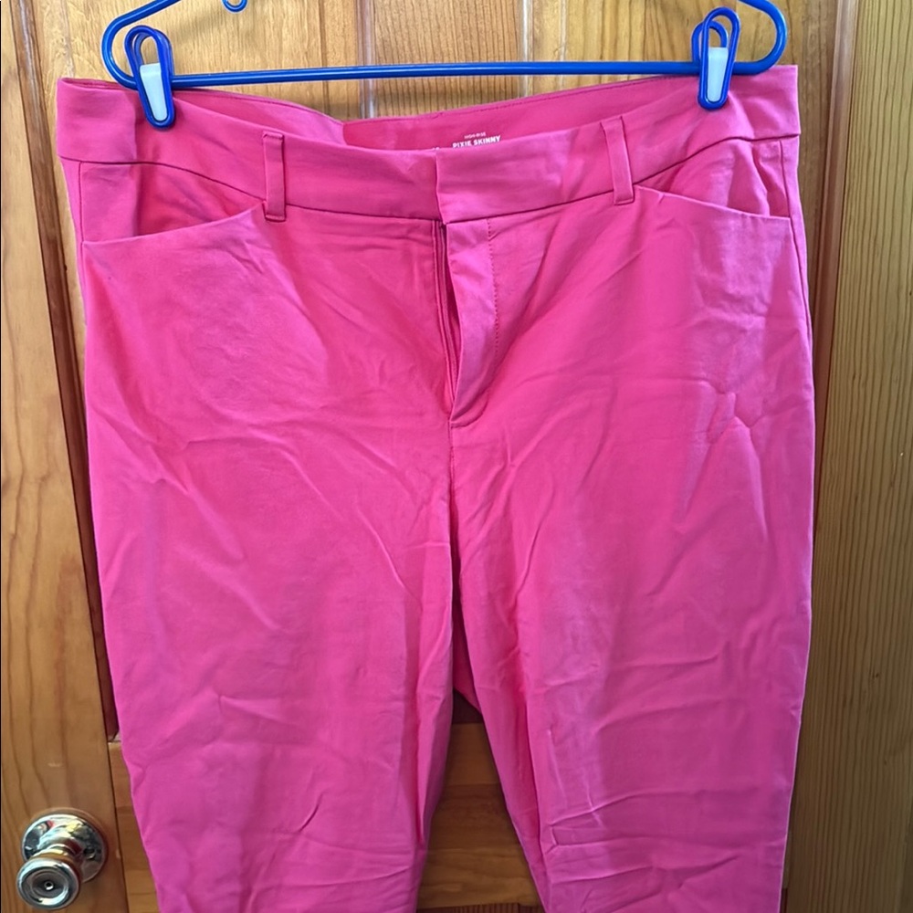 Old Navy Pink Ankle Pants - Picture 3 of 6